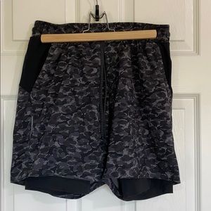 Lululemon Men’s Large Camo Shorts